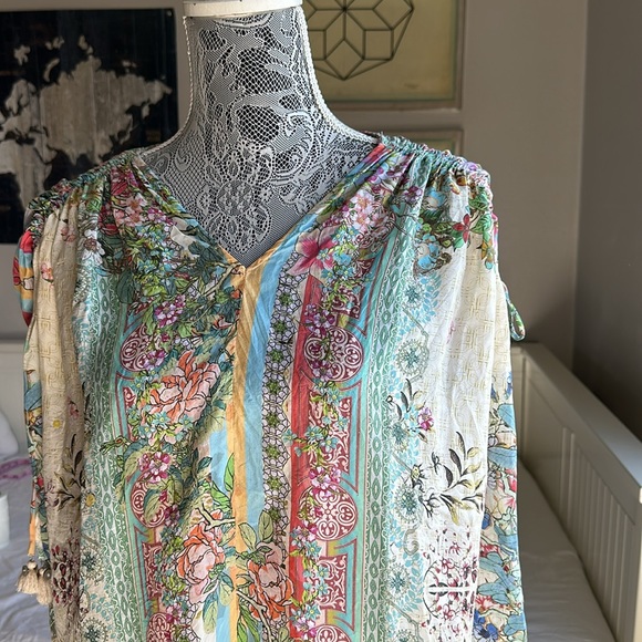 Johnny Was Gardenia Top Multi Color Short Sleeve V-Neck Silk Foral Blouse - Picture 3 of 12